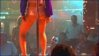689546_mena-suvari-sex-and-the-city-2008-image-1-8.jpg