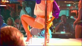 89549_mena-suvari-sex-and-the-city-2008-image-1-10.jpg