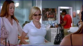 618689360_mena-suvari-beauty-shop-2005-image-1.jpg