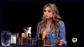 heidi-klum-hot-ones-s24e05-2024-hd-1080p-image-1-4.jpg