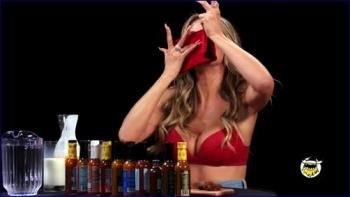 heidi-klum-hot-ones-s24e05-2024-hd-1080p-image-1-8.jpg