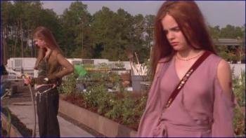 0564_mena-suvari-the-rage-carrie-2-1999-image-1-15.jpg