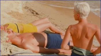 438_mena-suvari-the-garden-of-eden-2008-image-1-13.jpg