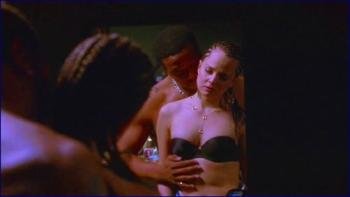 618690310_mena-suvari-stuck-2007-image-1-8.jpg