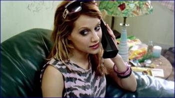 618690157_mena-suvari-spun-2002-image-1-7.jpg