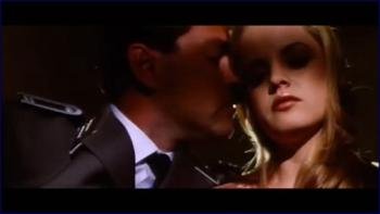 30_mena-suvari-snide-and-prejudice-1998-image-1-13.jpg