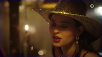 sondere-schwere-der-schuld-2014-hd-1080p-image-1-6.jpg
