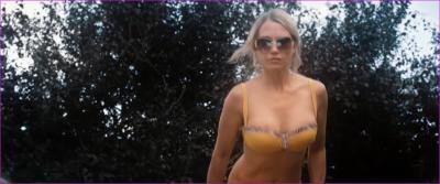 nnicke-anna-fucking-molnar-2017-hd-1080p-image-1-7.jpg