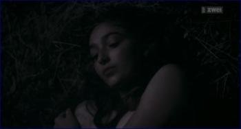 -bloch-sitting-next-to-zoe-2013-hd-1080p-image-1-7.jpg
