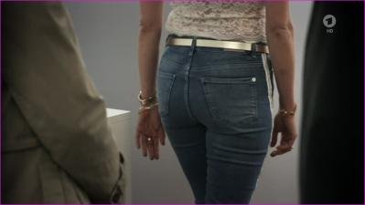 rin-heb-rentnercops-s04e05-2020-hd-720p-image-1-14.jpg