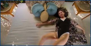 ca-collins-acapulco-s04e04-2025-hd-1080p-image-1-6.jpg