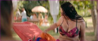 ara-eva-huault-etc-coca-chicas-2025-hd-1080p-image.jpg
