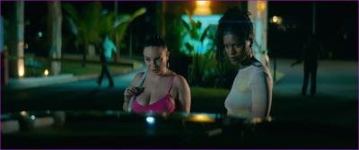 ara-eva-huault-etc-coca-chicas-2025-hd-1080p-image.jpg