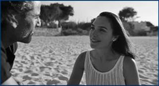 gadot-in-the-hand-of-dante-2025-hd-1080p-image-1-5.jpg