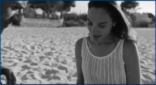 gadot-in-the-hand-of-dante-2025-hd-1080p-image-1-6.jpg