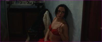 er-jehnny-beth-differente-2025-hd-1080p-image-1-12.jpg