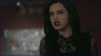 ose-russell-jenny-boyd-legacies-s02e15-1080p-image.jpg
