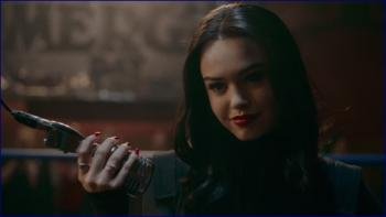 ose-russell-jenny-boyd-legacies-s02e15-1080p-image.jpg