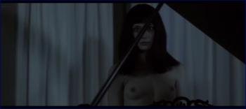estiny-millns-amber-s-descent-2021-1080p-image-1-4.jpg