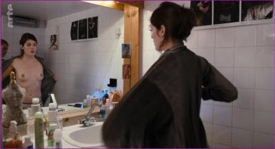 his-hands-entre-ses-mains-2005-hd-1080p-image-1-13.jpg