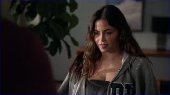 655677372_jenna-dewan-the-rookie-s03e14-image-1-7.jpg