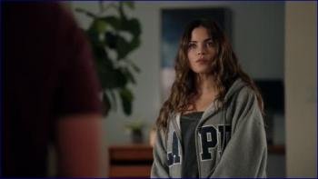 655677376_jenna-dewan-the-rookie-s03e14-image-1-10.jpg