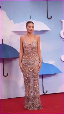 _margot-robbie-naked-dress-2025-hd-1080p-image-1-2.jpg