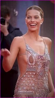 _margot-robbie-naked-dress-2025-hd-1080p-image-1-7.jpg