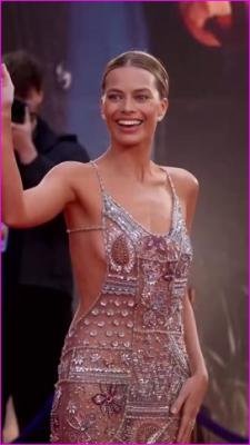 margot-robbie-naked-dress-2025-hd-1080p-image-1-10.jpg
