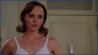 _christina-ricci-pan-am-s01e09-2011-2012-image-1-9.jpg