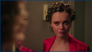_christina-ricci-pan-am-s01e10-2011-2012-image-1-3.jpg