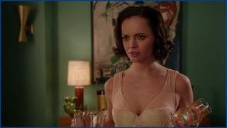 _christina-ricci-pan-am-s01e11-2011-2012-image-1-3.jpg