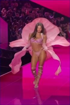 owski-victoria-s-secret-fashion-show-2025-hd-1080p.jpg
