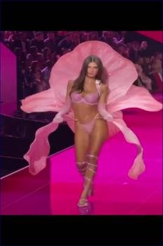 owski-victoria-s-secret-fashion-show-2025-hd-1080p.jpg