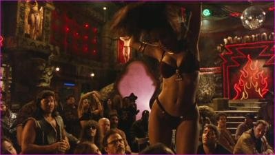34_salma-hayek-from-dusk-till-dawn-1996-image-1-12.jpg