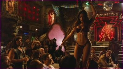 35_salma-hayek-from-dusk-till-dawn-1996-image-1-13.jpg