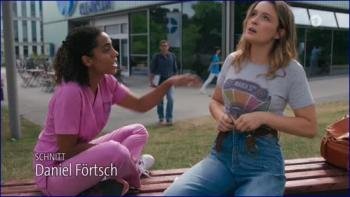 r-freundschaft-die-jungen-arzte-s08e35-2023-hd-108.jpg