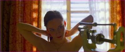 arova-aristokratka-ve-varu-2024-hd-1080p-image-1-6.jpg
