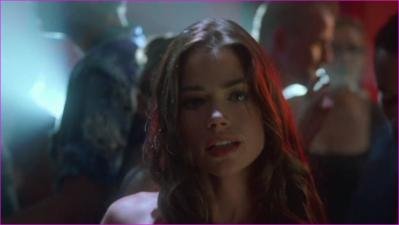717288307_denise-richards-valentine-2001-image-1-3.jpg