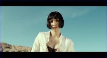 ey-plaza-lera-abova-honey-don-t-2025-1080p-image-1.jpg