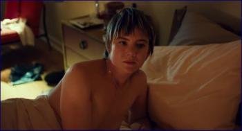 ey-plaza-lera-abova-honey-don-t-2025-1080p-image-1.jpg