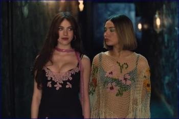 -margaret-qualley-madelyn-cline-house-tour-image-1.jpg