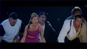 ackie-sandler-the-wrong-missy-2020-1080p-image-1-7.jpg