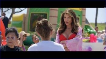 ckie-sandler-the-wrong-missy-2020-1080p-image-1-14.jpg