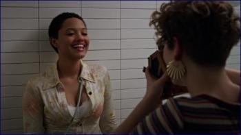 -bush-kenzie-elizabeth-kiersey-clemons-easy-s03e03.jpg