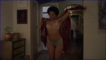 ey-clemons-jaz-sinclair-etc-easy-2017-s2e7-hd-1080.jpg