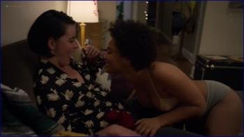 ey-clemons-jaz-sinclair-etc-easy-2017-s2e7-hd-1080.jpg