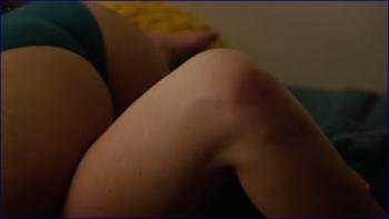 kiersey-clemons-easy-2016-s1e2-uhd-2160p-image-1-8.jpg