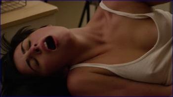 iersey-clemons-easy-2016-s1e2-uhd-2160p-image-1-11.jpg
