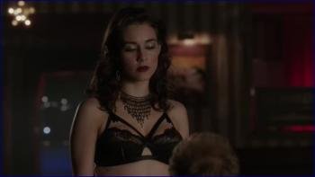 -tailor-murder-in-the-first-s02e08-2015-image-1-10.jpg
